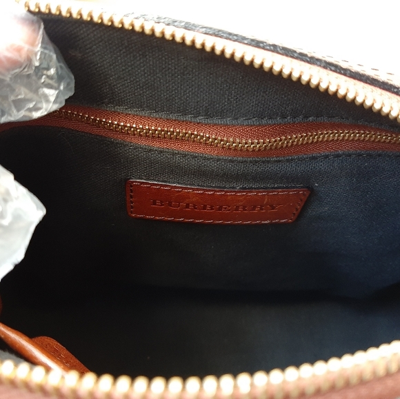 COPY - Vintage Burberry Cube Crossbody Handbag - Picture 12 of 17